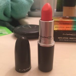 NWB SUSHI KISS MAC LIPSTICK