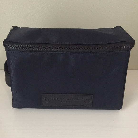 Issey Miyake Beauty Bag Traveler