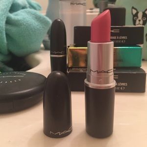 BOMBSHELL MAC LIPSTICK
