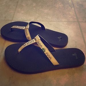 Sanuk sandals