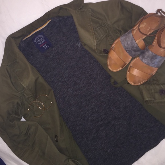 American Eagle Soft V-Neck sweater