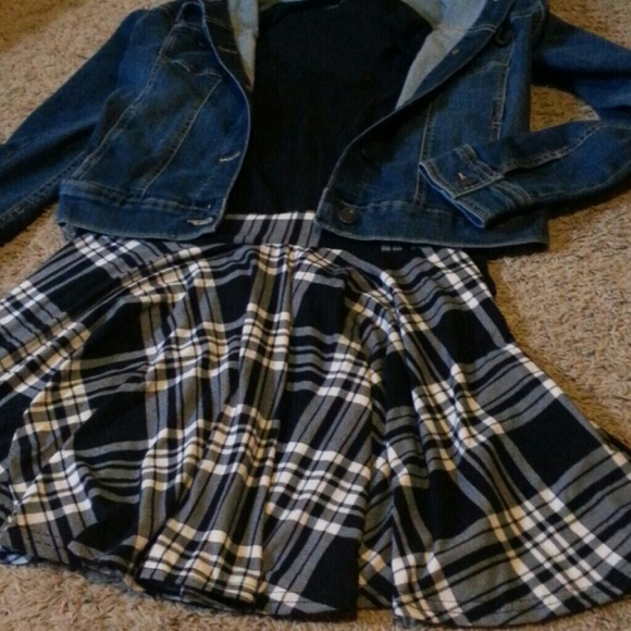 *BOGO* Plaid skirt