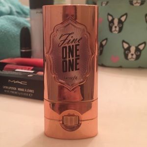 BENEFIT FINE ONE ONE