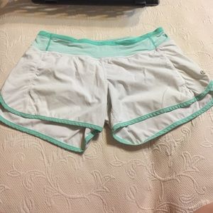 Lululemon size 6 white run time shorts