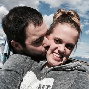 Meet your Posher, Loni