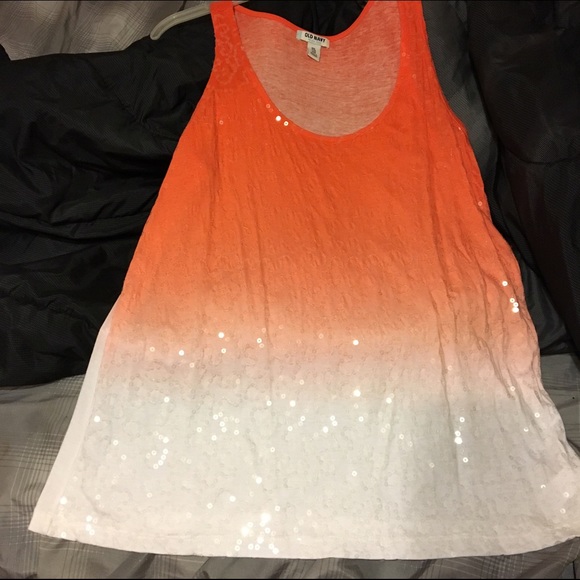 2 old navy tank tops that are super cute
