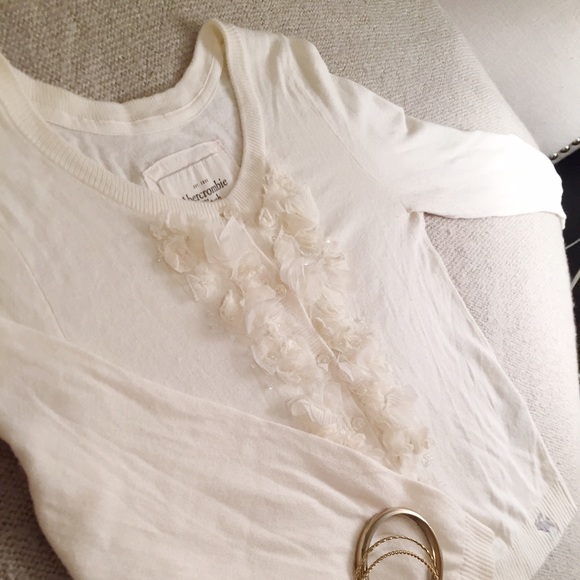 Abercrombie beige sweater