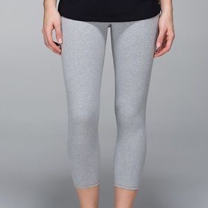 Lululemon cotton roll down wunder under crops.