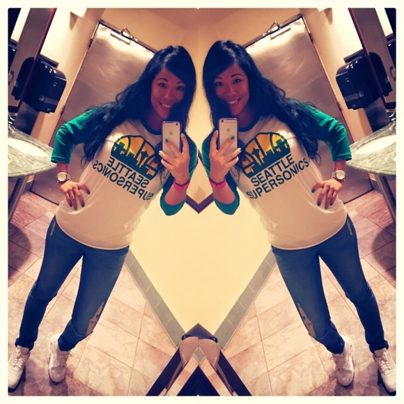 Meet your Posher, Melissa - Picture 3 of 4