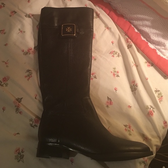 Nice boots new 🤗🤓 - Picture 1 of 4