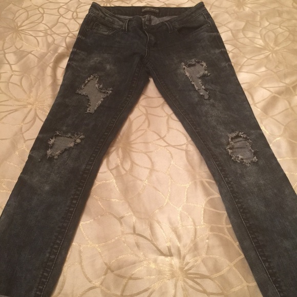 Destroyed skinny jeans size 9