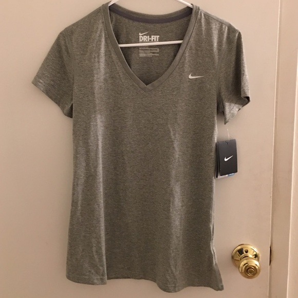FINAL PRICE - Nike v-neck dri-fit t-shirt