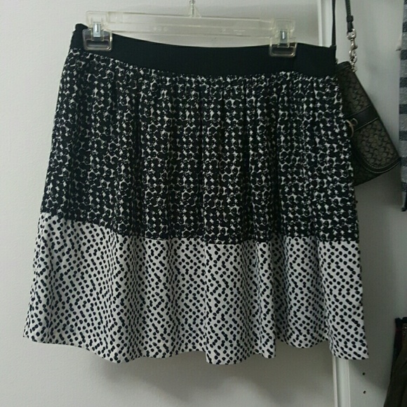 Kensie  black and white skirt - Picture 3 of 3