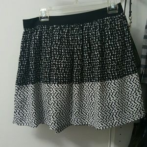 Kensie  black and white skirt