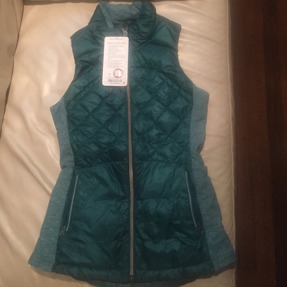 Lululemon Down for a Run Vest Size 4 Forage Teal
