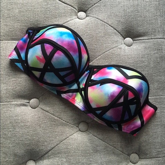 Strapless bikini top