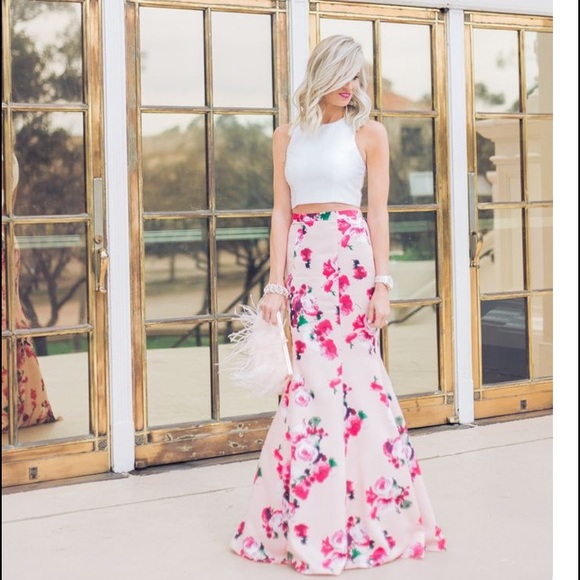 SOLD ON MERCARIⓂ️ Floral two piece prom dress! - Picture 1 of 2