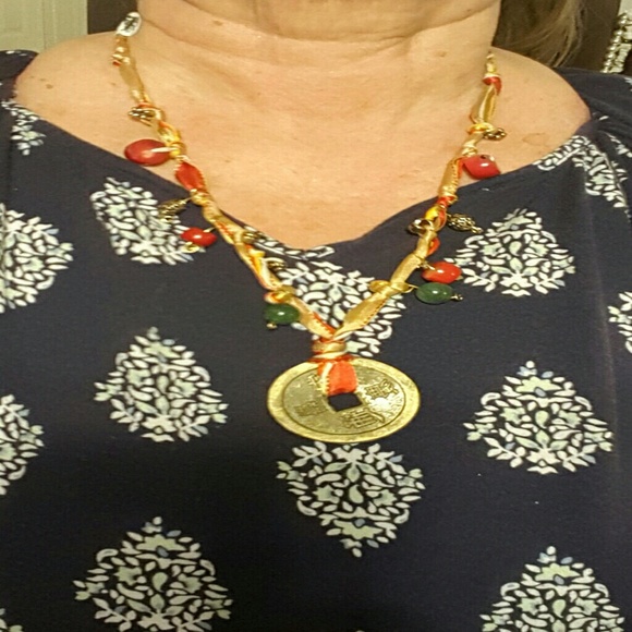 Interesting eclectic necklace - Picture 1 of 4