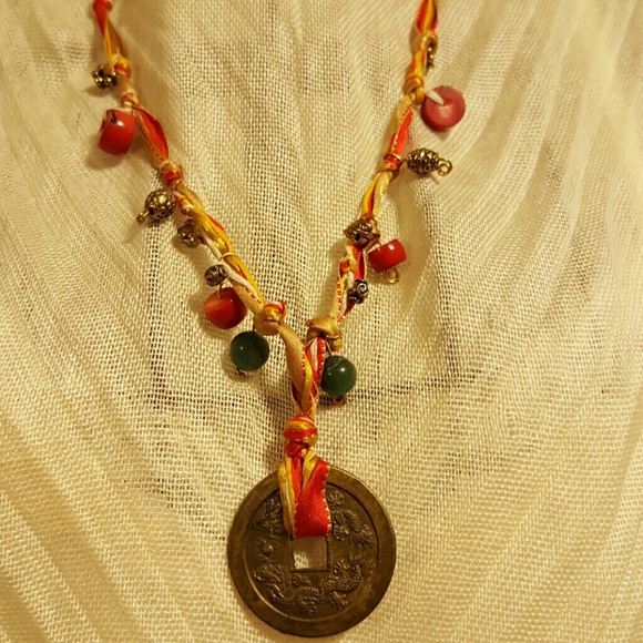 Interesting eclectic necklace - Picture 2 of 4