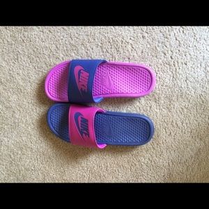 Nike slide on
