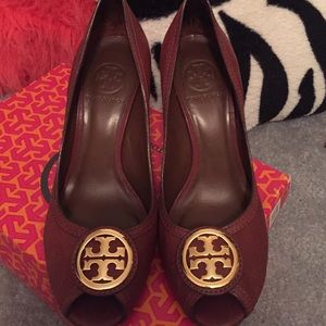 Tory Burch Camel Tall Peeptoe Wedge sz8