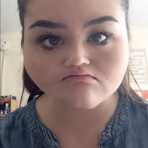 Meet your Posher, Mia