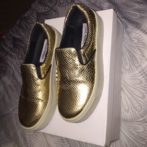 Slip on Sneakers (Gold)