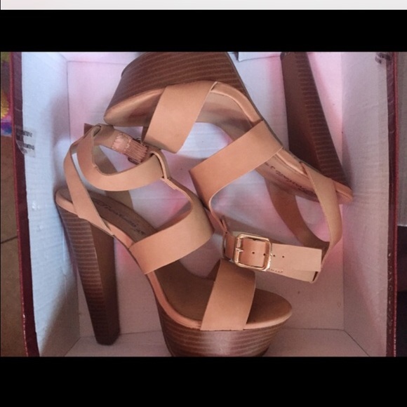 Platform heels in great condition