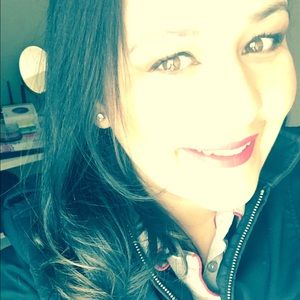 Meet your Posher, Mayra