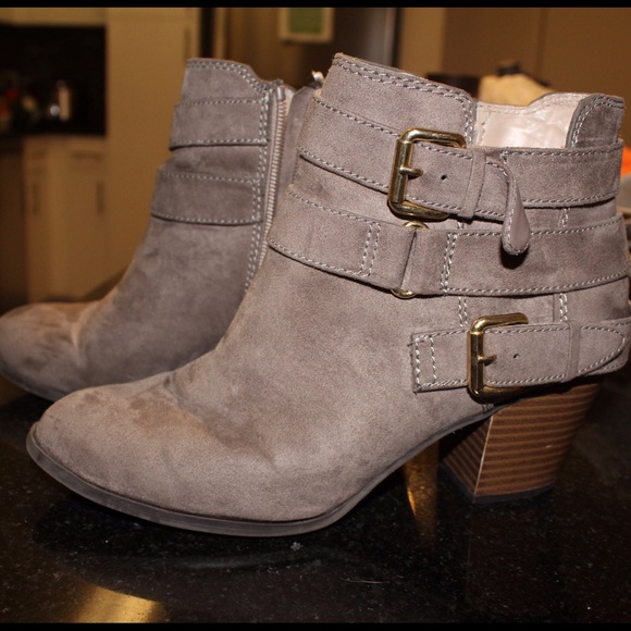 Express Shoes - Light Grey Booties!