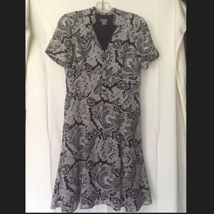 Ann Taylor Short sleeve Dress with collar & Belt