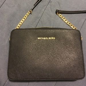 Michael Kors cross body purse