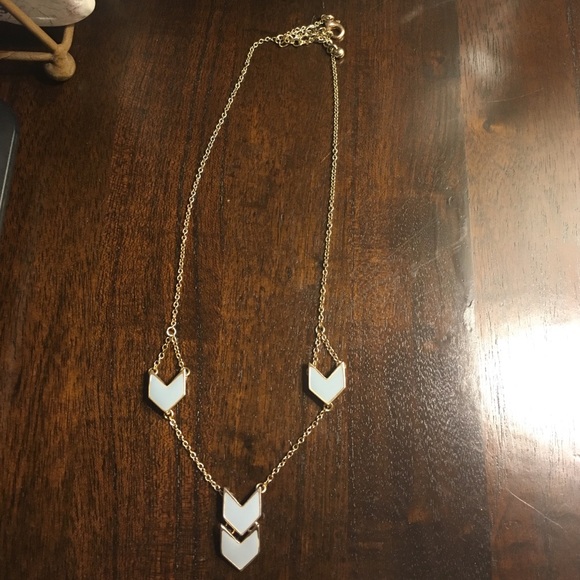 ARROW NECKLACE