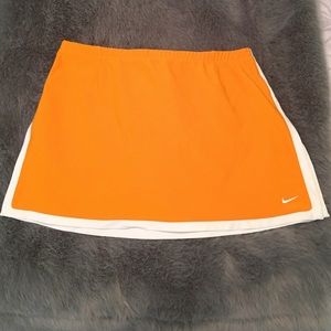 NIKE ATHLETIC SKIRT