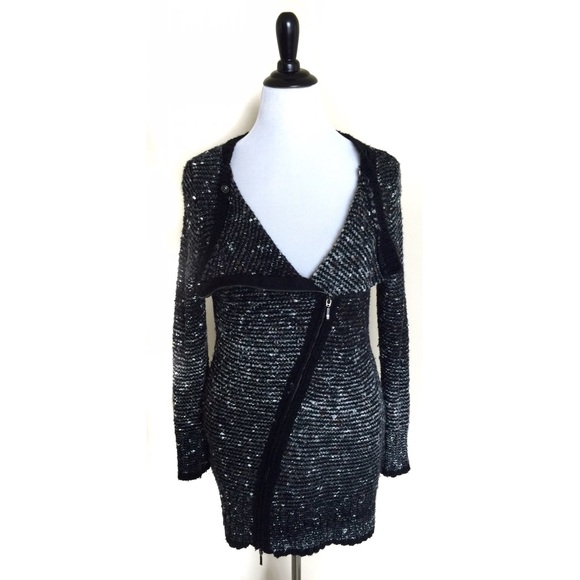BCBG asymmetrical zipped up sweater