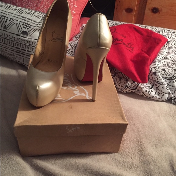 Beautiful high heals. Fake louboutin