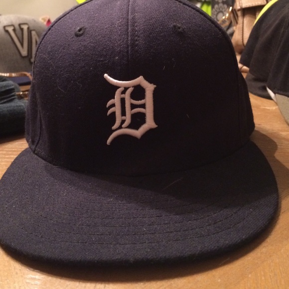 Detroit Black Hat - Fitted 7 3/8!