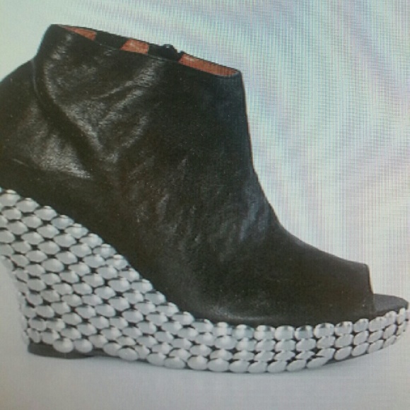 Jc Tics - Picture 2 of 3