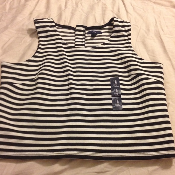Brand new gap crop top
