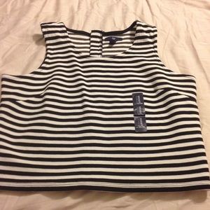 Brand new gap crop top