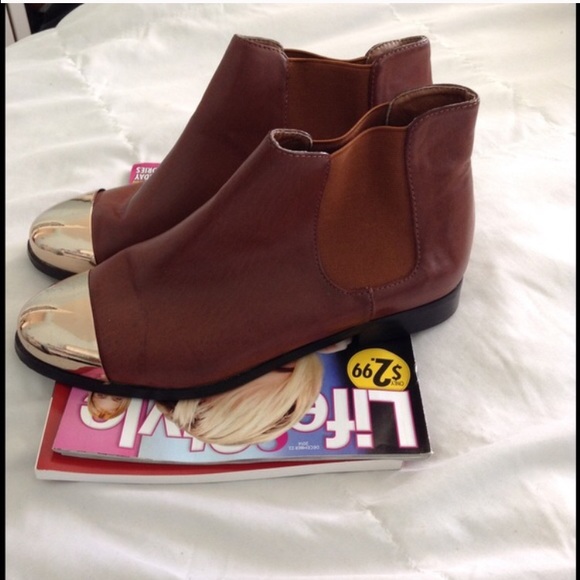Urban Outfitters Shoes - brown gold toe cap Chelsea boots Urban Outfitters Shoes - brown gold toe cap Chelsea boots