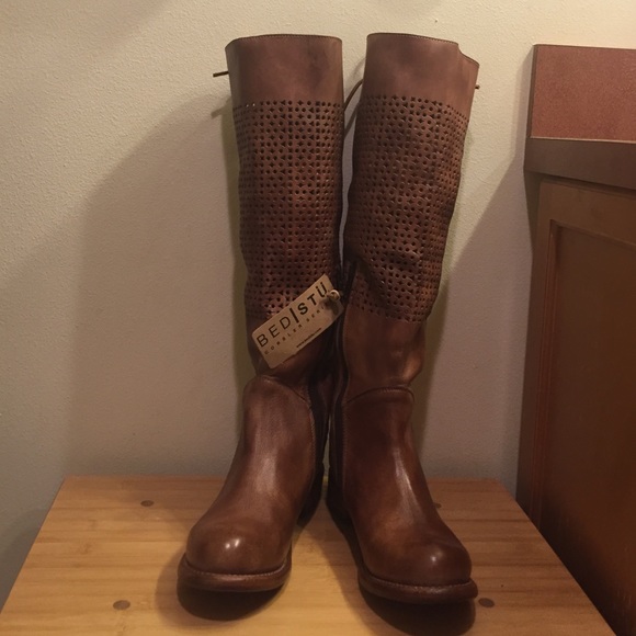 Bed:Stu Cambridge Knee High Fashion Boot