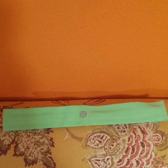Lulu lemon head band