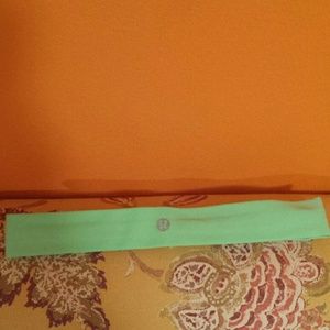 Lulu lemon head band