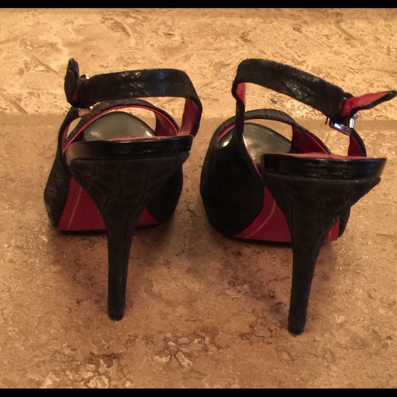 CHARLES JOURDAN Leather peep toe sling back pump