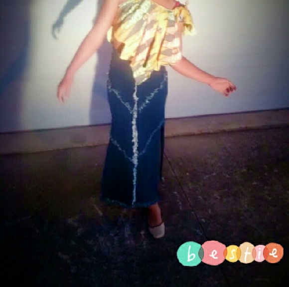 Jean long skirt..side splits