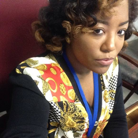 Meet your Posher, Ayesha