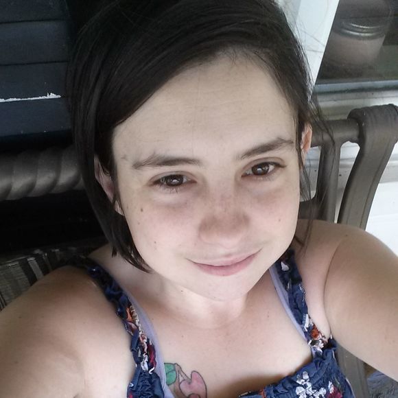 Meet your Posher, Hannah - Picture 1 of 1