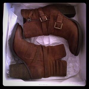 Raleighh Steve Madden ankle boot