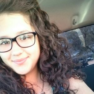 Meet your Posher, Kassandra